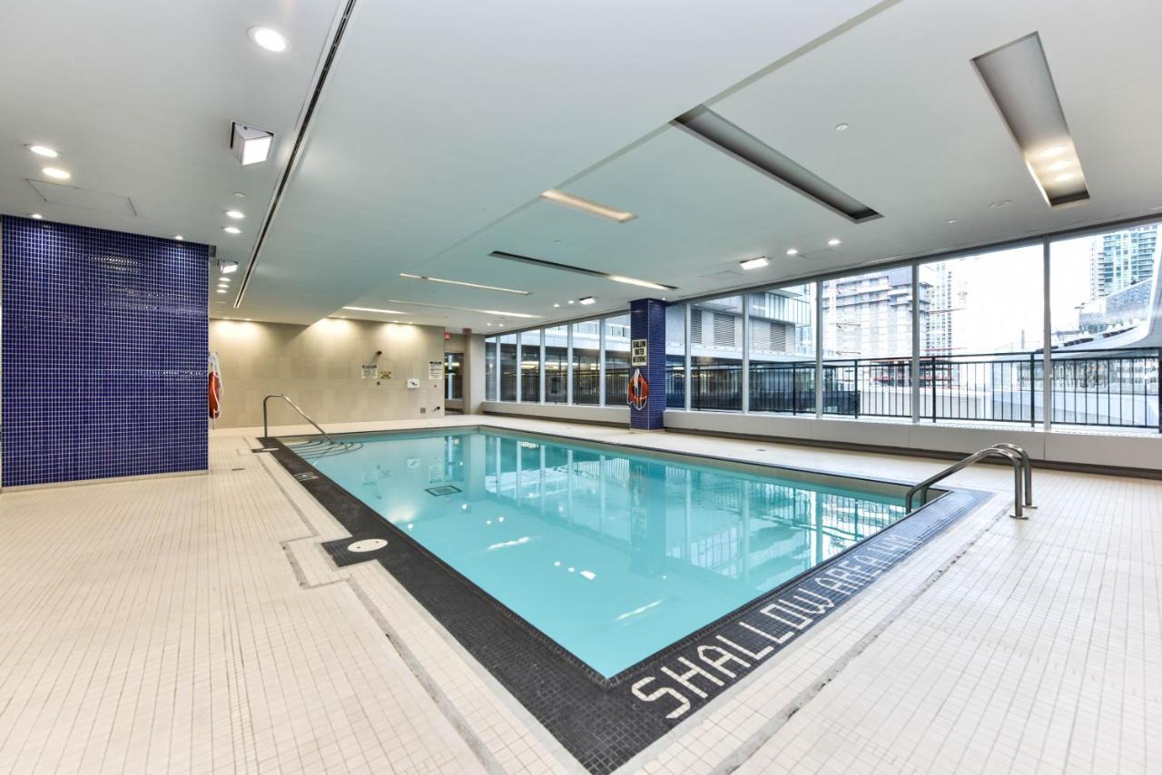 Sarkar Suites - Maple Leaf Square Toronto Exteriör bild