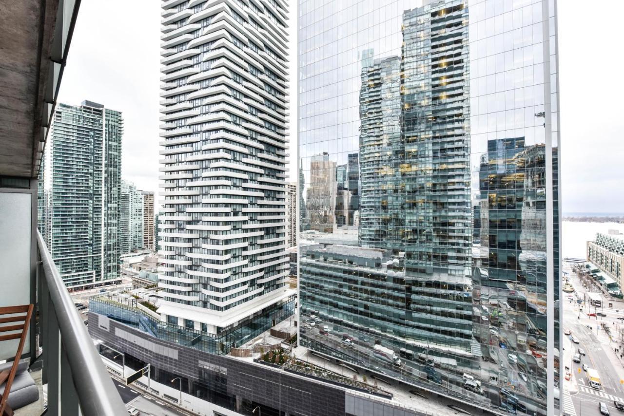 Sarkar Suites - Maple Leaf Square Toronto Exteriör bild