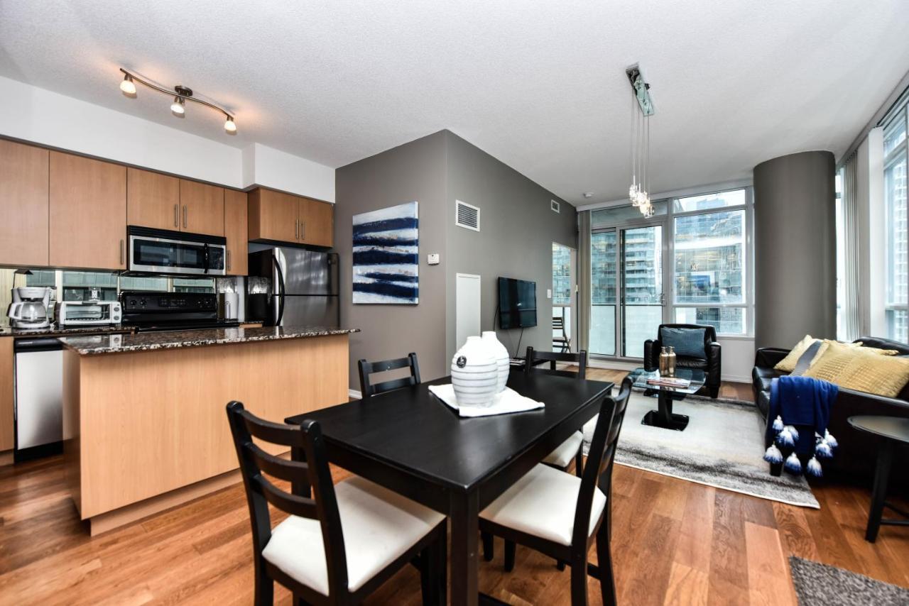 Sarkar Suites - Maple Leaf Square Toronto Exteriör bild