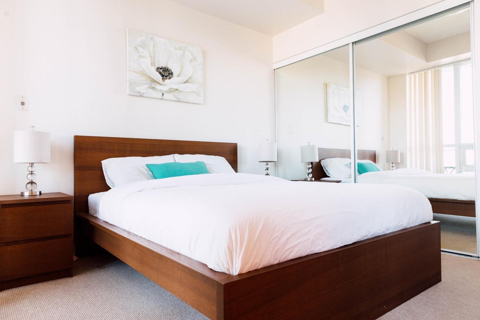 Sarkar Suites - Maple Leaf Square Toronto Exteriör bild