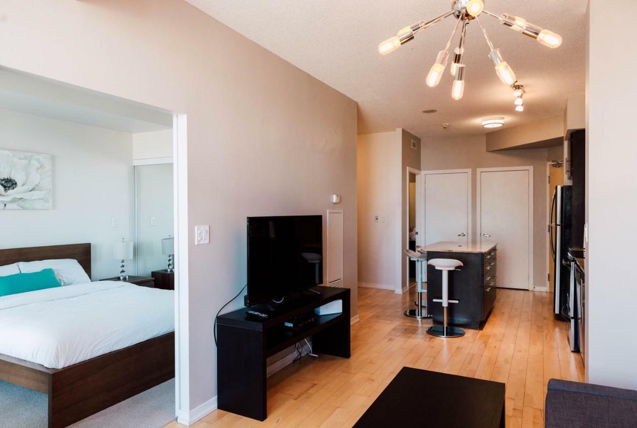 Sarkar Suites - Maple Leaf Square Toronto Exteriör bild