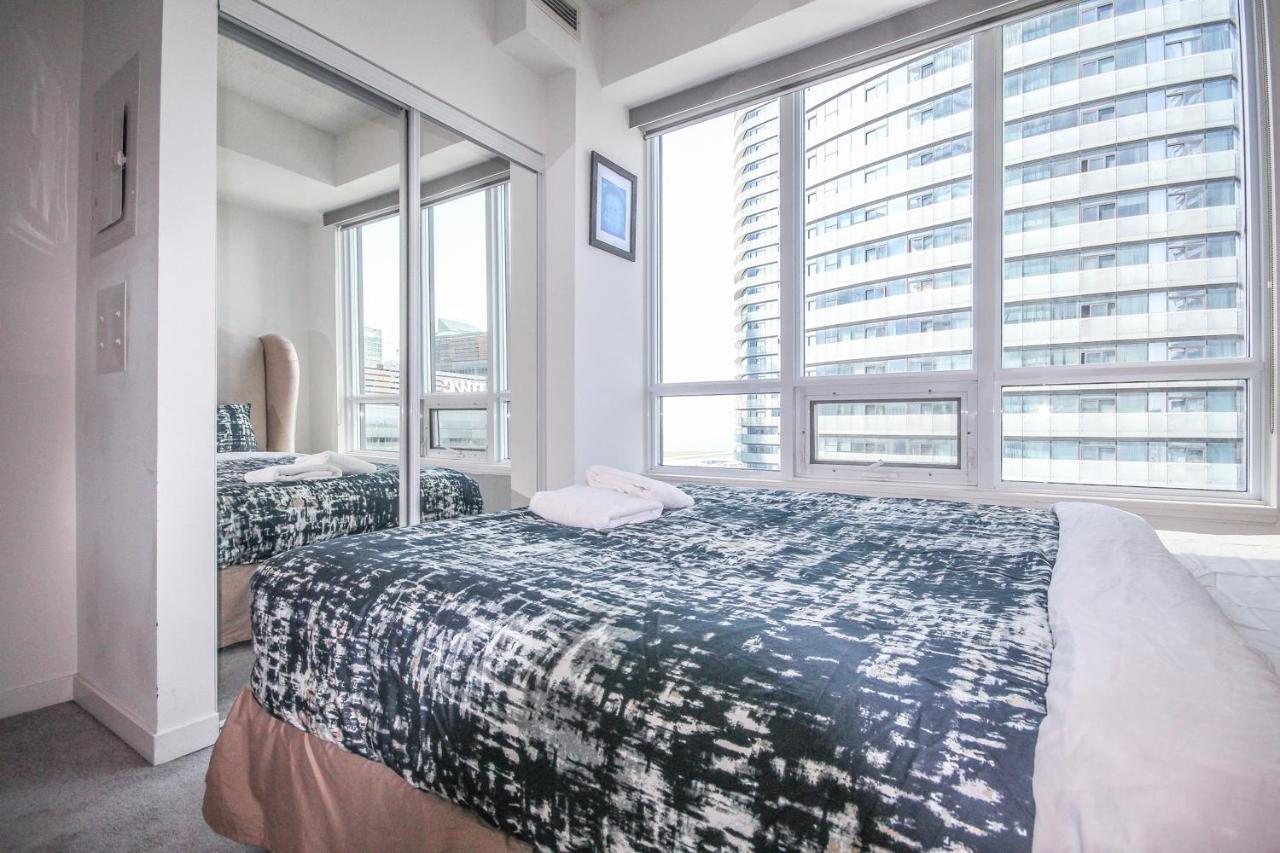 Sarkar Suites - Maple Leaf Square Toronto Exteriör bild