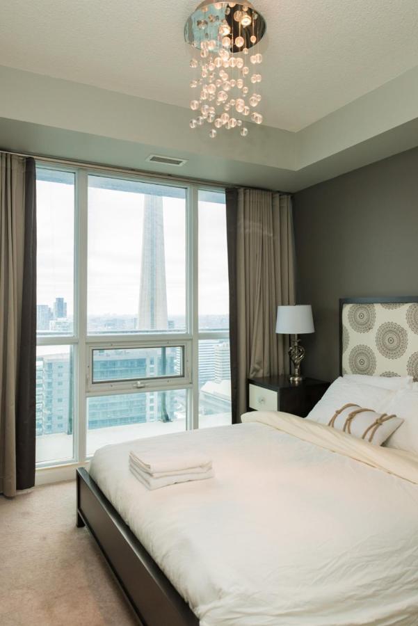 Sarkar Suites - Maple Leaf Square Toronto Exteriör bild