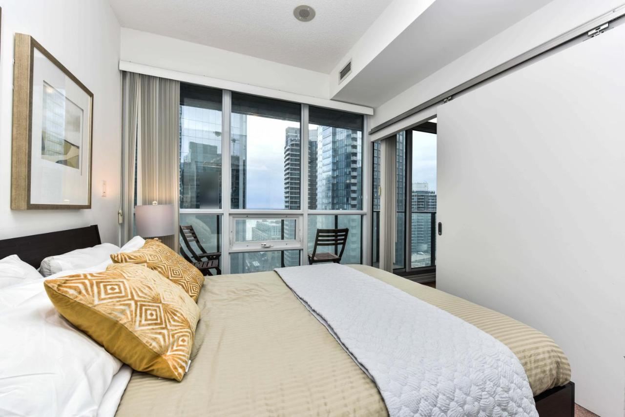 Sarkar Suites - Maple Leaf Square Toronto Exteriör bild