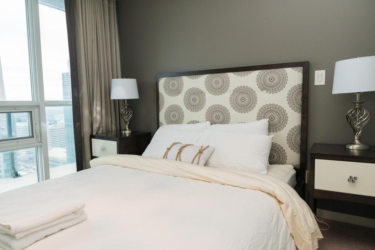 Sarkar Suites - Maple Leaf Square Toronto Exteriör bild