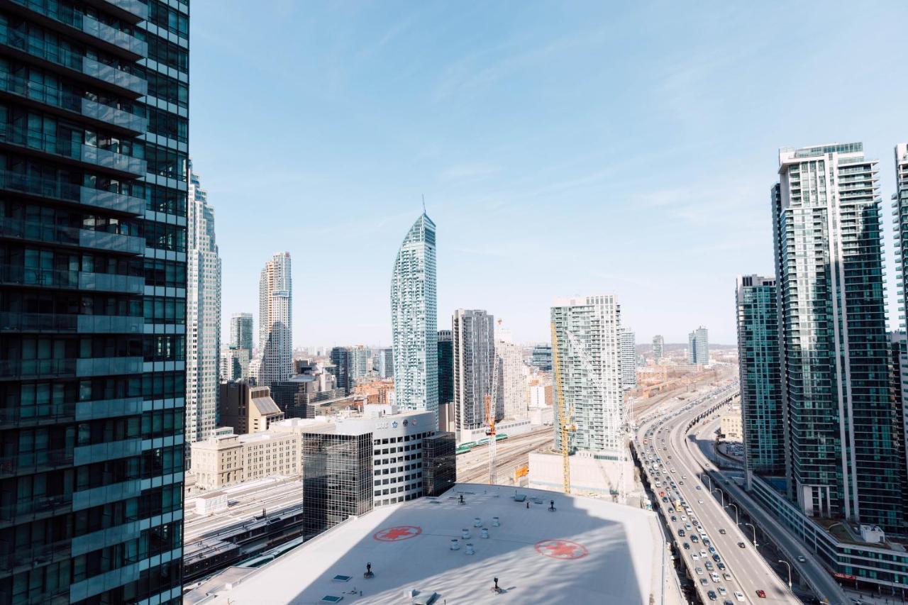Sarkar Suites - Maple Leaf Square Toronto Exteriör bild