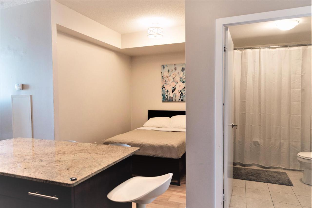 Sarkar Suites - Maple Leaf Square Toronto Exteriör bild